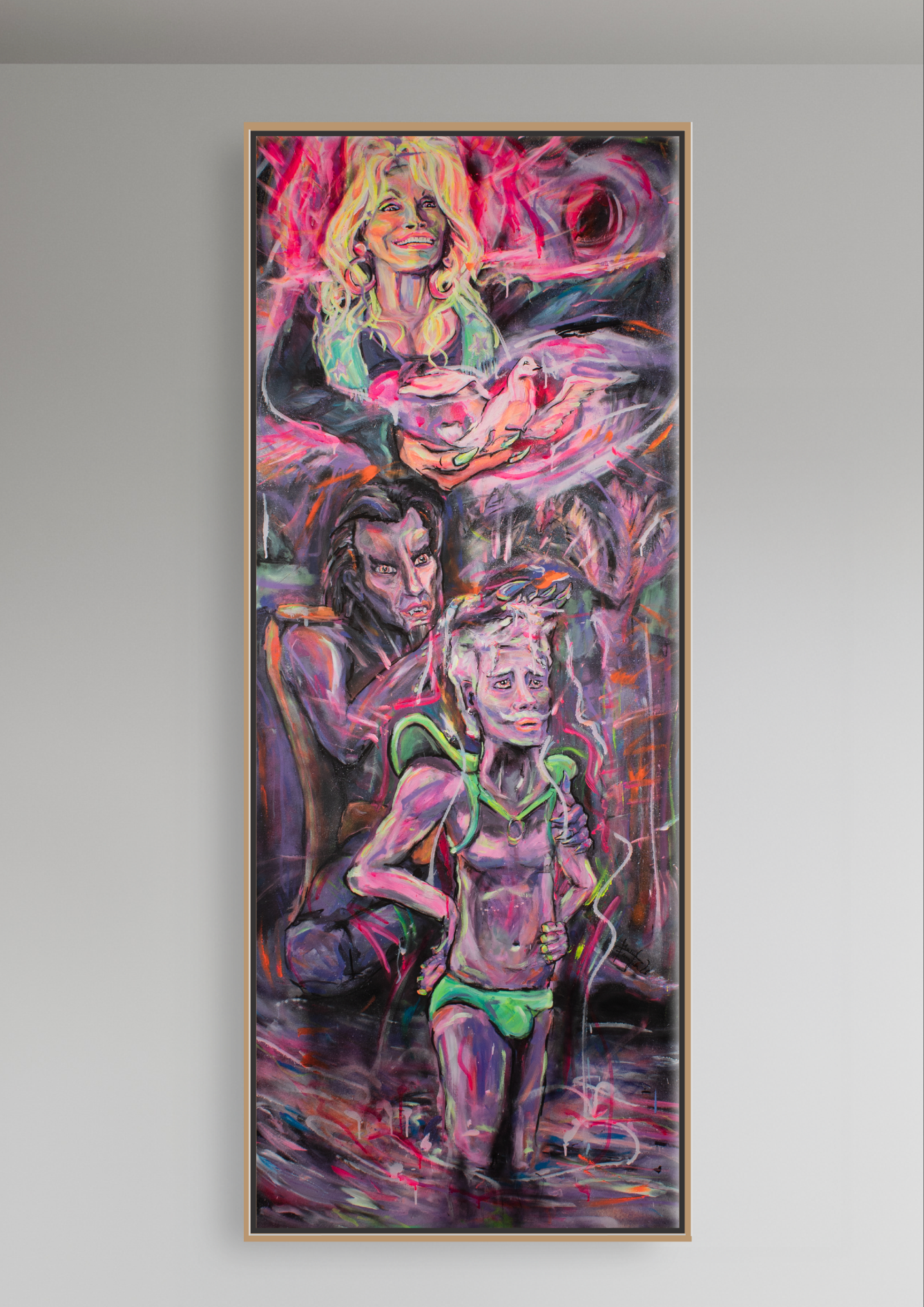 Zeitgenössisches großformatiges figuratives Gemälde „Iconic“ (200x80 cm) mit vielschichtiger Figurenkomposition in intensiven Neonfarben – Neuinterpretation der Taufszene des Cranachaltars der Herderkirche Weimar in expressiver Malerei zu sozialer Dynamik, Identität und Interaktion. Mehrere überzeichnete Charaktere in vertikaler Anordnung verbinden sich zu einer erzählerischen Szene mit leuchtenden Pink-, Grün- und Violetttönen