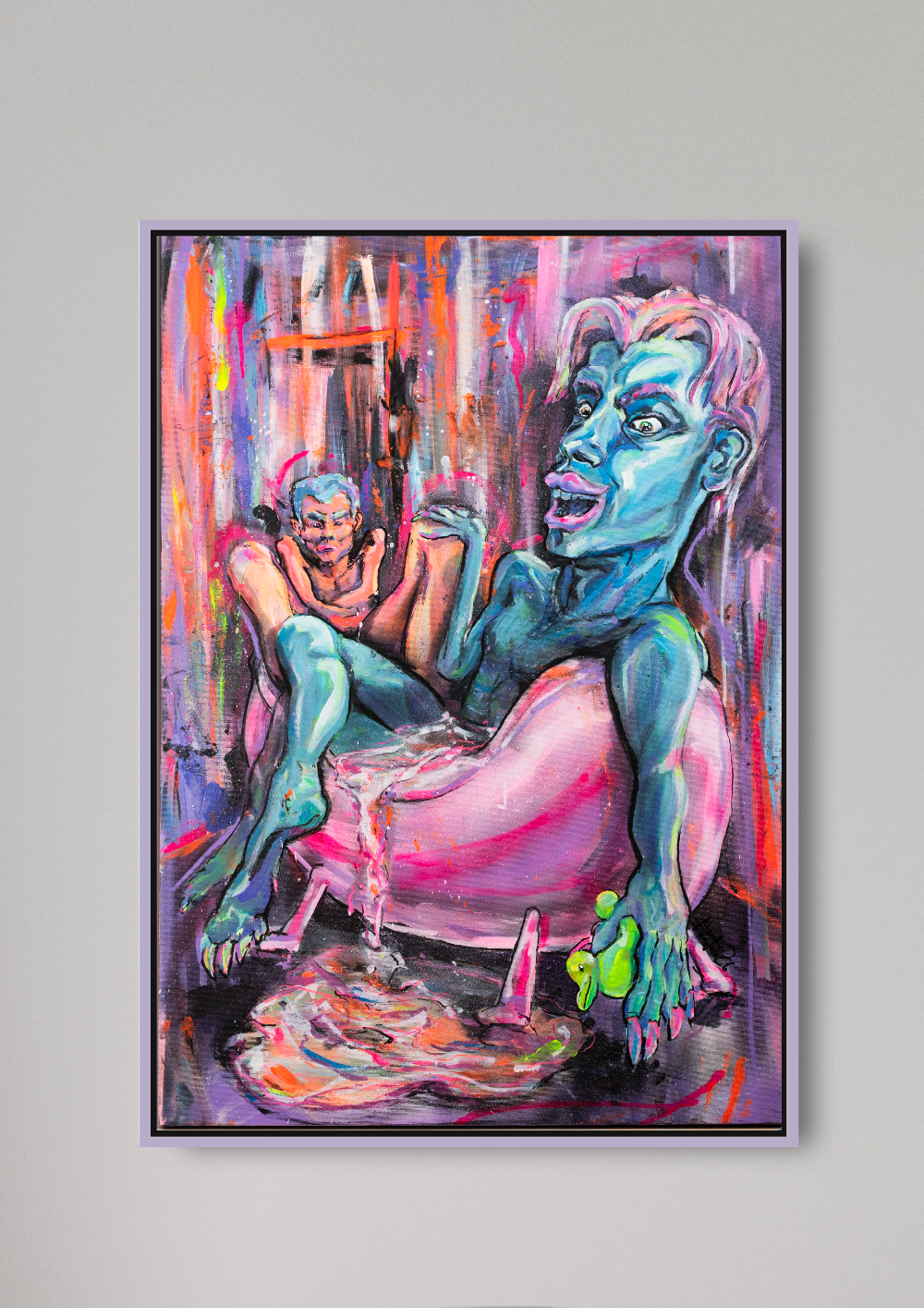 Zeitgenössisches figuratives Gemälde mit überzeichneten Körpern in intensiven Neonfarben – expressive Malerei zu Intimität und sozialer Dynamik. Überzeichnete Figuren in dynamischer Badewannenszene mit fließenden Formen und leuchtenden Blau-, Pink- und Orangetönen vor gestisch aufgelöstem, farbintensivem Hintergrund in klar gerahmter Präsentation.